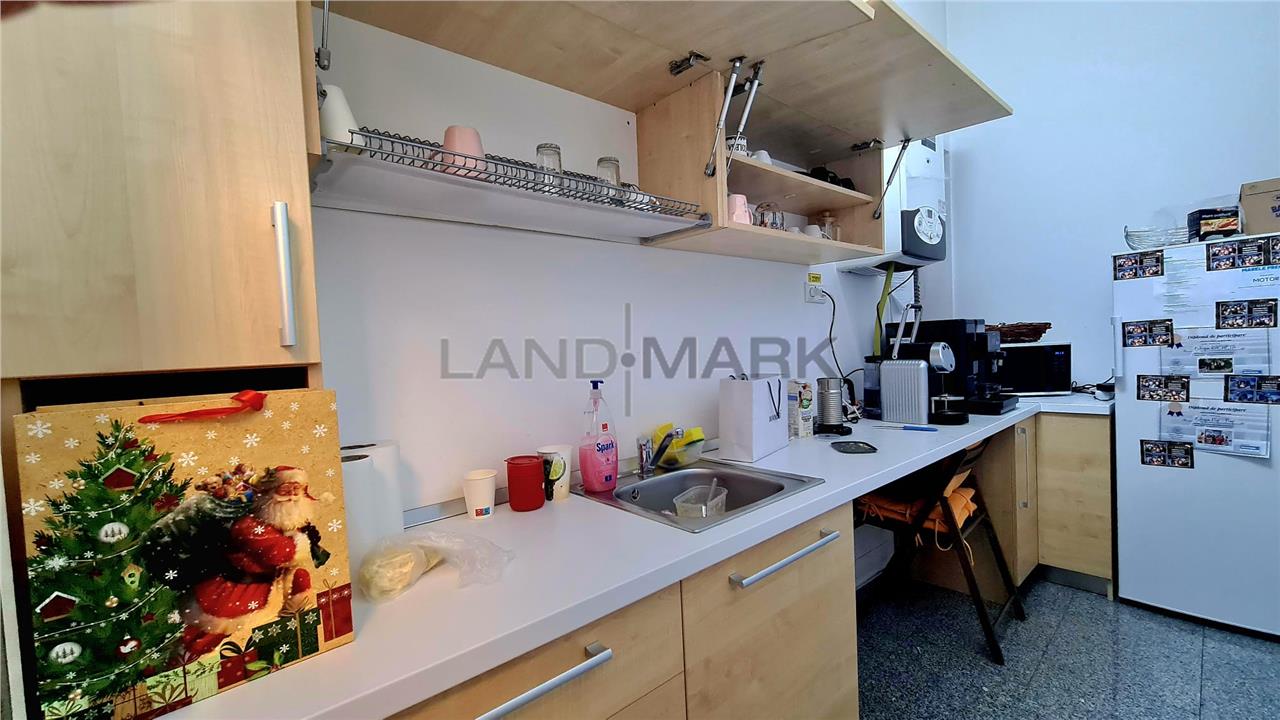 Birouri de inchiriat Central, cladire noua, parcare privata