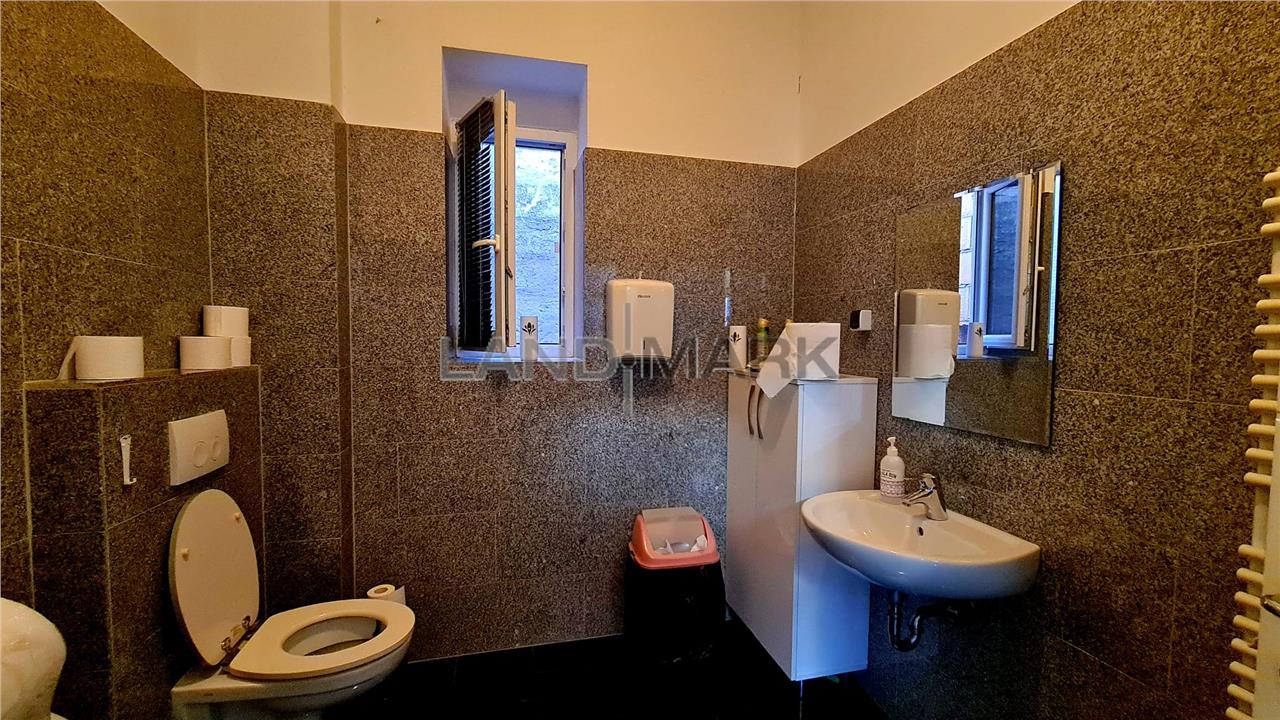 Birouri de inchiriat Central, cladire noua, parcare privata