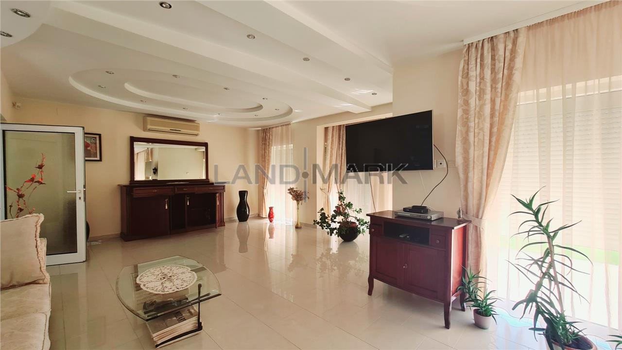 Vila de vanzare Timisoara, 3 dormitoare, piscina, garaj