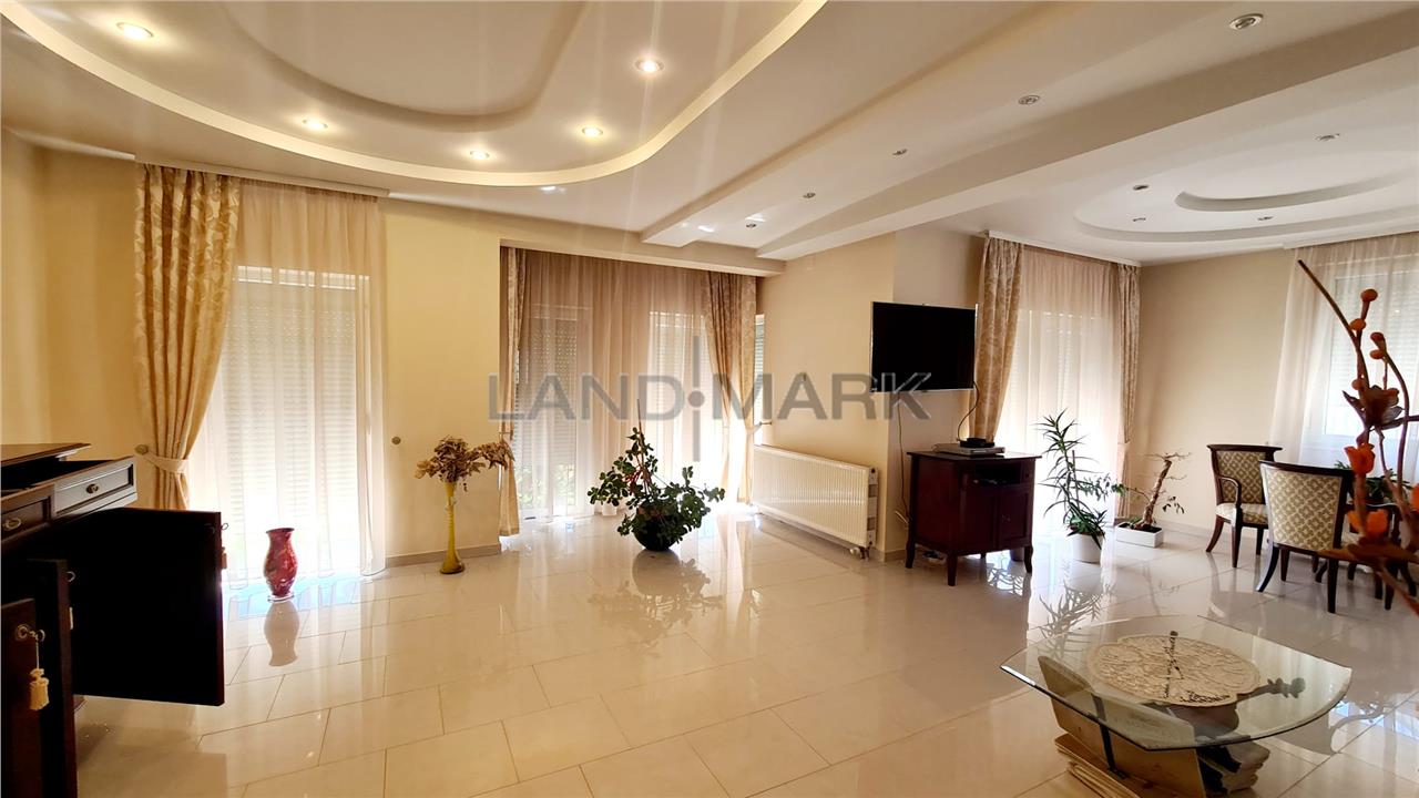 Vila de vanzare Timisoara, 3 dormitoare, piscina, garaj