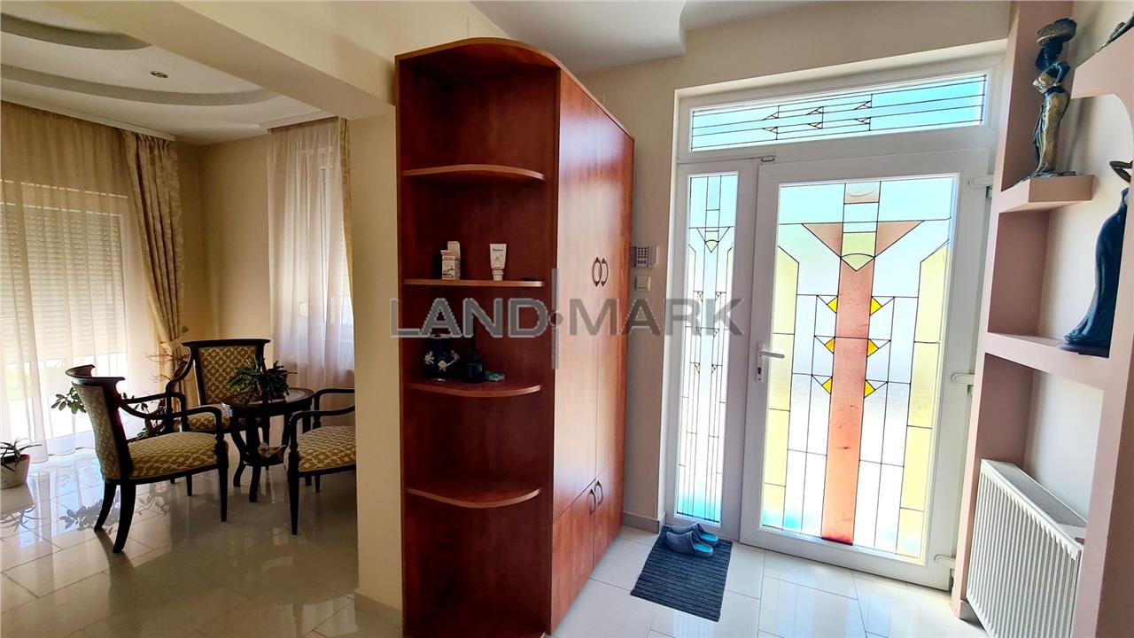 Vila de vanzare Timisoara, 3 dormitoare, piscina, garaj