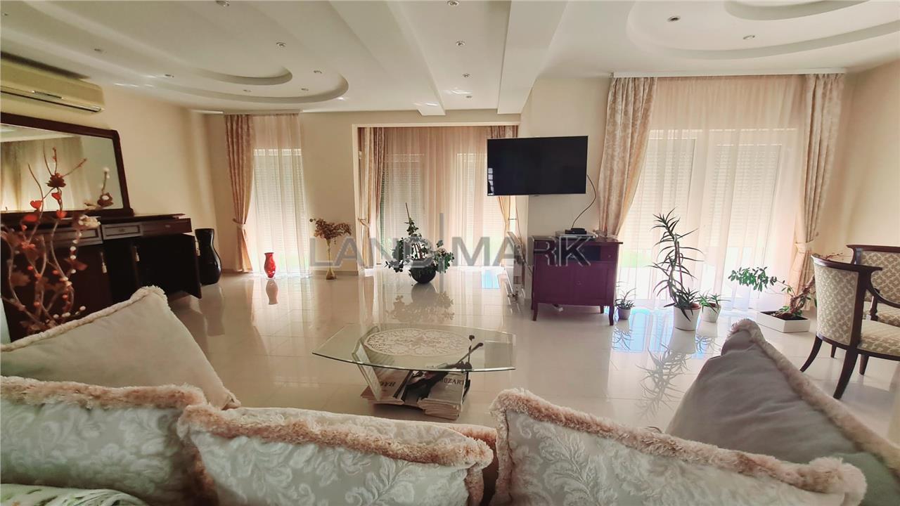 Vila de vanzare Timisoara, 3 dormitoare, piscina, garaj