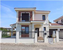 COMISION 0% 1/2 Duplex mobilat cu garaj la liziera padurii Dumbravita