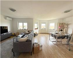 CASA individuala cu garaj, 5 camere, 3 bai Dumbravita zona lac Macilor