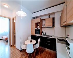 Proprietar, 2 camere bloc nou, parcare privata, zona Complex