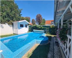 Vila individuala, piscina incalzita , garaj, sauna, zona Fratelia.