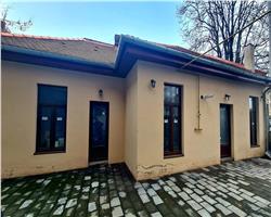 Casa cu 2 camere de vanzare ultracentral,  zona Piata Victoriei