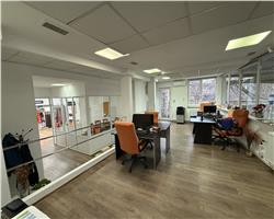 EXCLUSIVITATE! Spatiu SAD, 200 mp Parter, zona Favorit